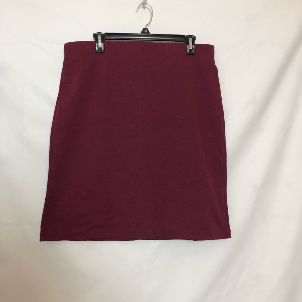 Maroon Knee Length Skirt - Size Large - Elastic